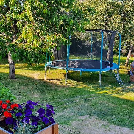 Апартаменты Privat Alma Нова-Лесна Экстерьер фото