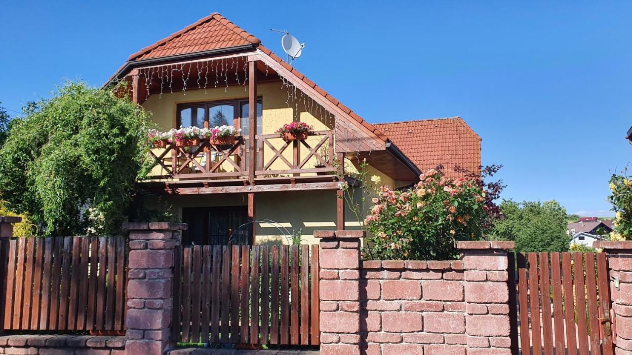 Апартаменты Privat Alma Нова-Лесна Экстерьер фото